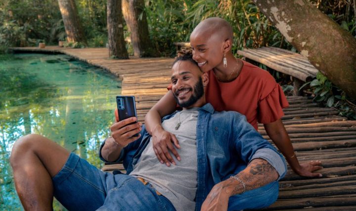 Motorola edge 20 pro couple