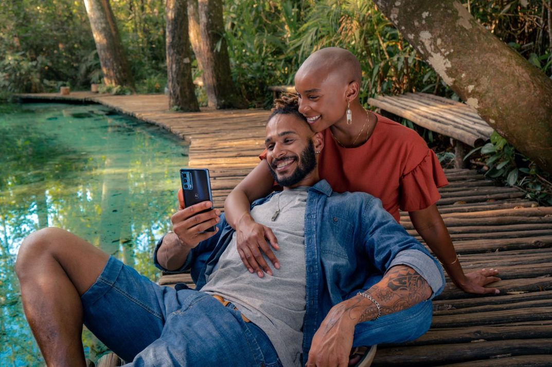 Motorola edge 20 pro couple