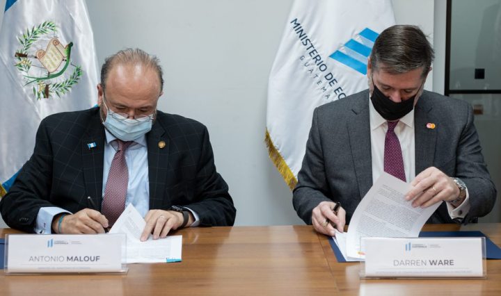 Mastercard foto firma mou mineco 2