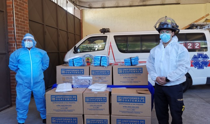 donativo Bomberos Voluntarios uniformes de Guatemala