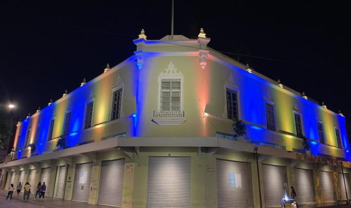 EEGSA Edificio iluminado_21marz