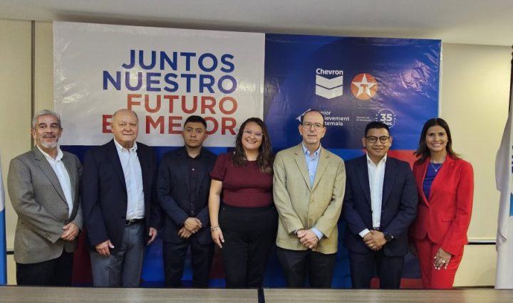 JAG, CHEVRON Y JÓVENES EX BECADOS