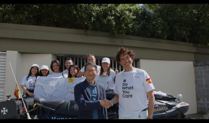 Samsung se une al navegante Álvaro de Marichalar en su defensa de los ecosistemas marinos