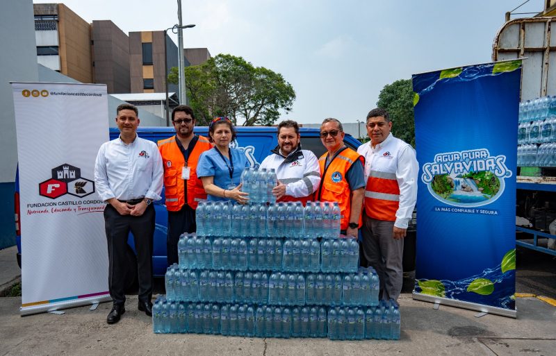 FUNDACIÓN CASTILLO CÓRDOVA REALIZA DONACIÓN DE AGUA AL HOSPITAL GENERAL SAN JUAN DE DIOS