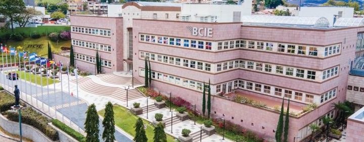 Esta es la vigésima octava emisión en el mercado de capitales de México, y la quinta emisión consecutiva de bonos con etiqueta social en esta importante plaza.