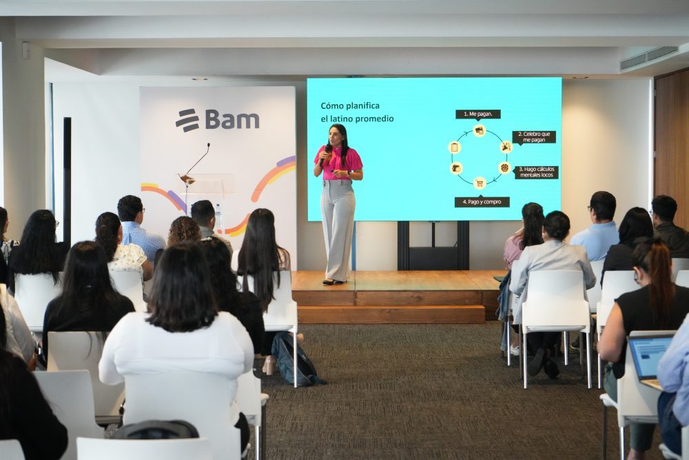 Elaine Miranda, conferencista