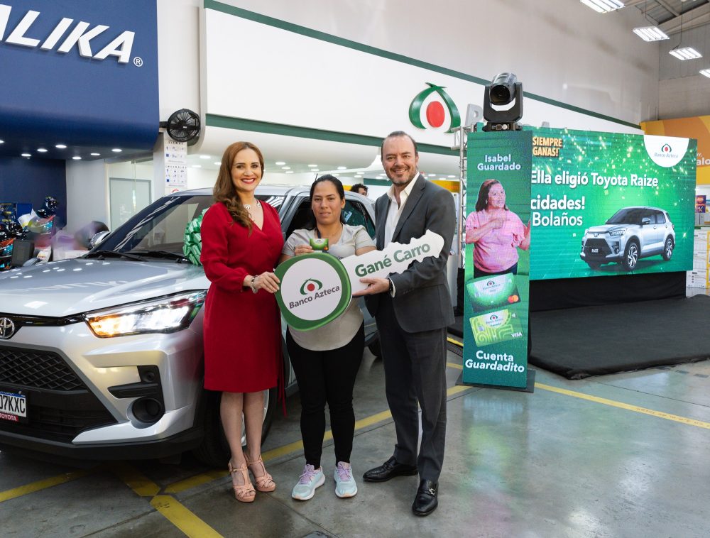 Banco Azteca entrega CARRO promocion