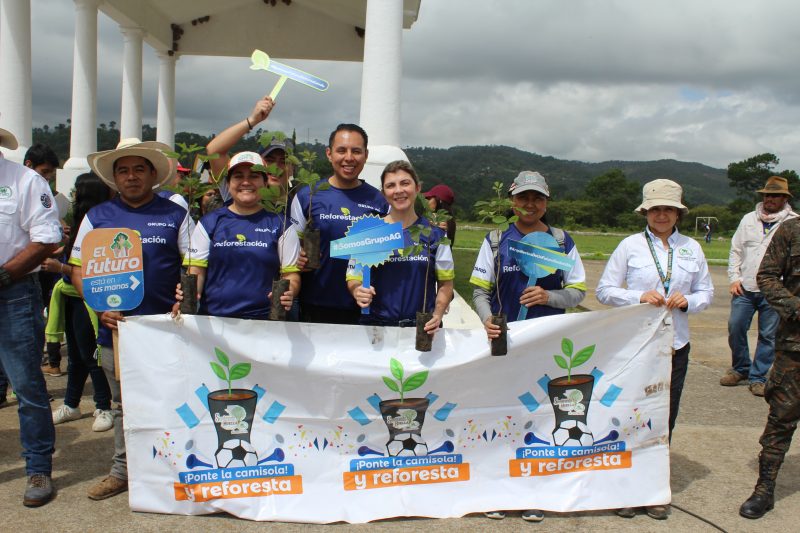 Grupo AG participa en jornada de reforestación en San Juan Sacatepéquez