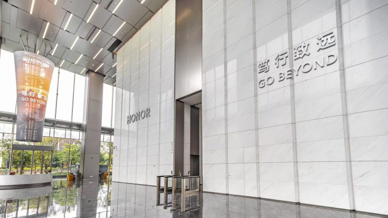 Durante el Q1 de 2024, HONOR logró alcanzar en Latinoamérica una cuota de mercado del 7% y una impresionante tasa de crecimiento interanual de casi 300%.