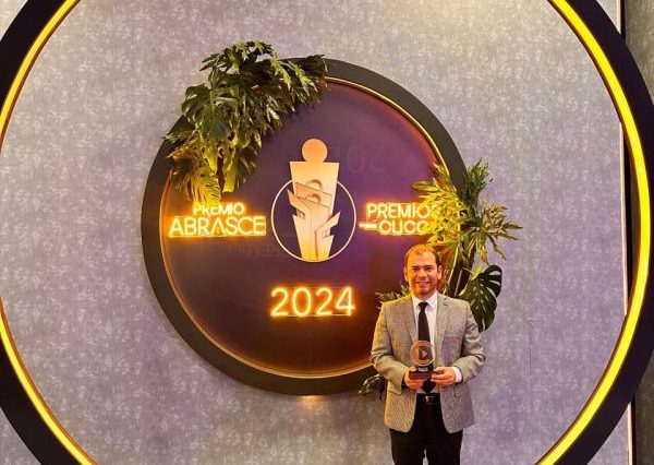 Cayalá obtuvo el tercer lugar de la categoría Marketing en los Premios CLICC 2024, gracias al proyecto del desfile de globos navideños realizado en diciembre del año pasado. El reconocimiento se obtuvo entre más de 500 propuestas a nivel latinoamericano.