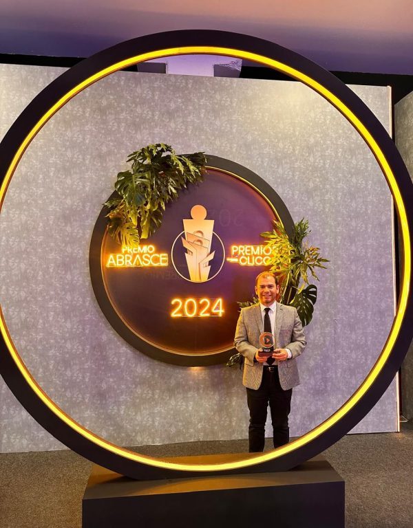 Cayalá obtuvo el tercer lugar de la categoría Marketing en los Premios CLICC 2024, gracias al proyecto del desfile de globos navideños realizado en diciembre del año pasado. El reconocimiento se obtuvo entre más de 500 propuestas a nivel latinoamericano.