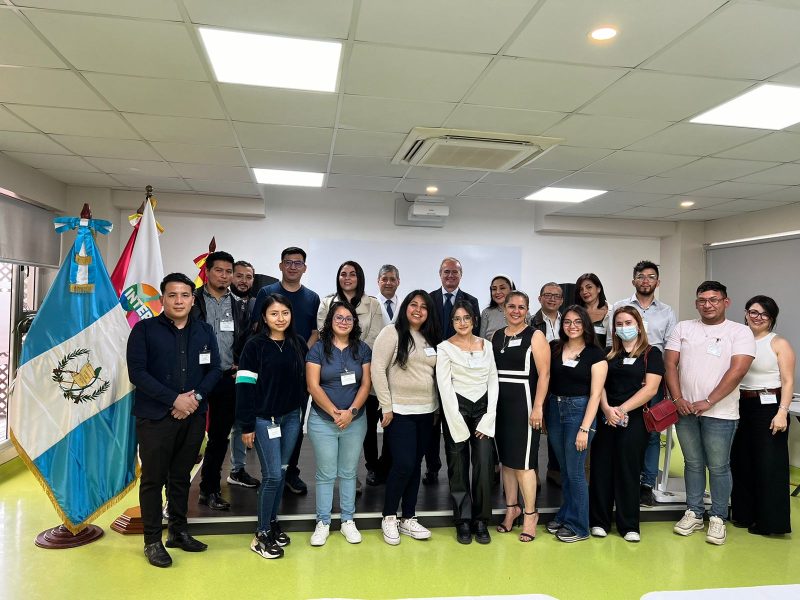 Esta institución de educación superior y el reconocido hospital se unen para ofrecer un novedoso modelo educativo, marcando un hito en la educación superior en Guatemala.