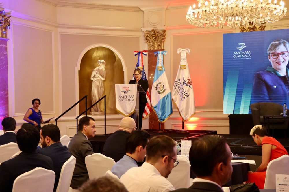 AmChamGT_Comunicado_CertezaJurídica