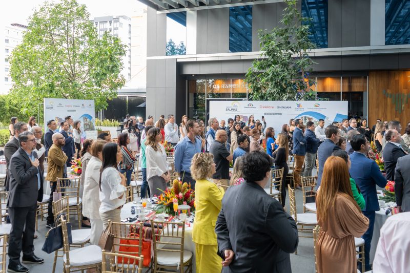 El evento de lanzamiento rindió homenaje a guatemaltecos reconocidos en diferentes ámbitos.