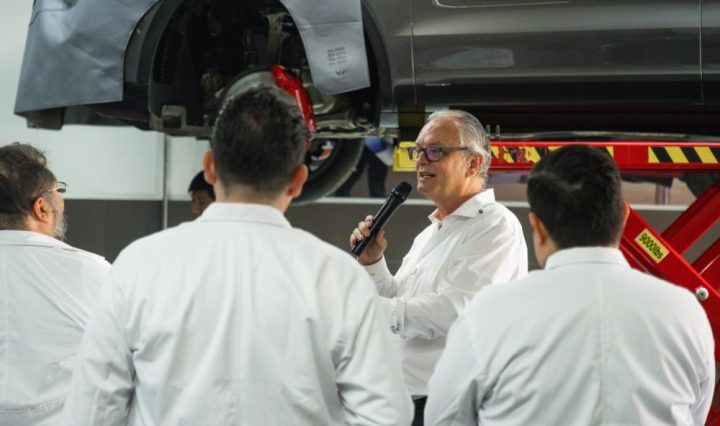 Grupo Los Tres y Porsche Guatemala tecnico por un día