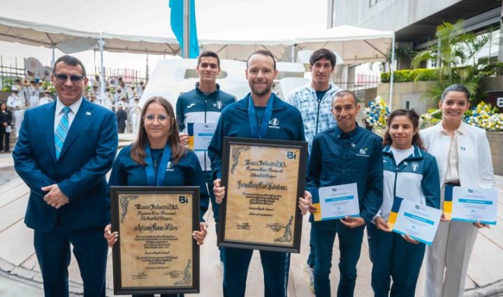 Banco Industrial homenajeó a los medallistas olímpicos Jean Pierre Brol y Adriana Ruano, tras sus logros en los Juegos Olímpicos de París 2024.