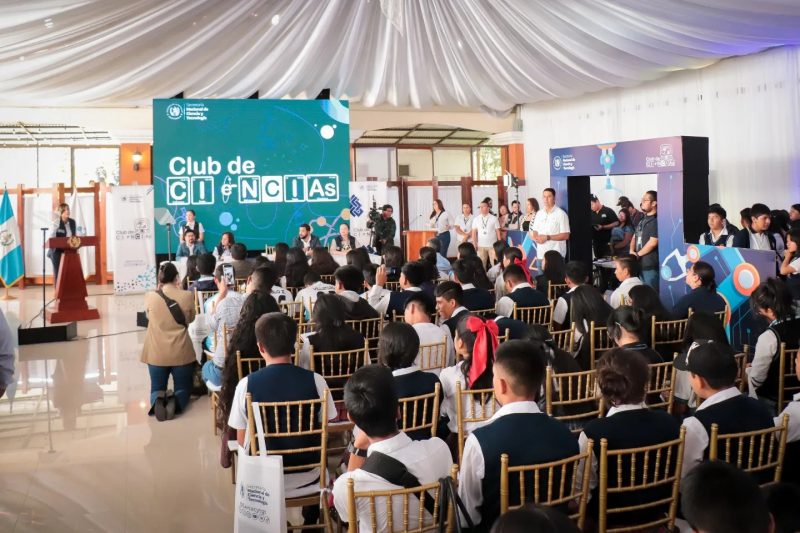 Inauguran el primer Club de Ciencias en Cobán