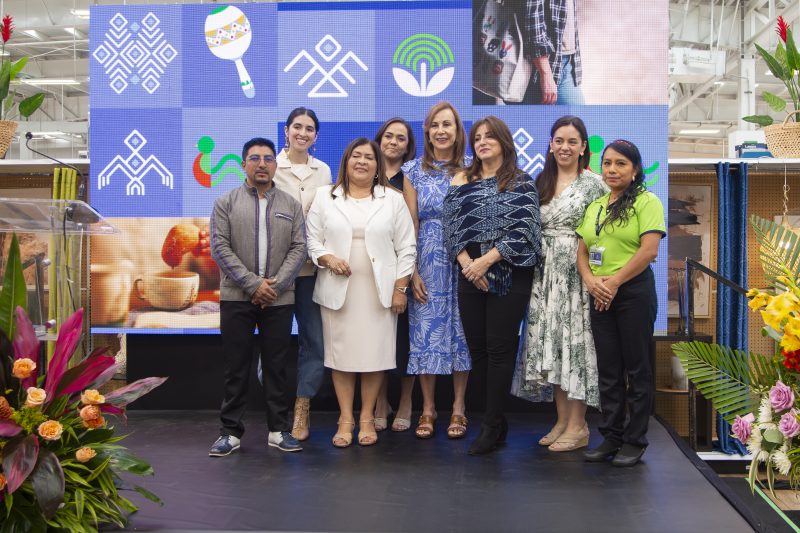 Un camino de trayectoria en alianza con artesanos, brindado productos 100% guatemaltecos de alta calidad, destacando su talento y creatividad en cada pieza