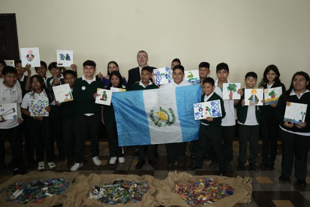 fundacion azteca Limpiemos Nuestra Guatemala