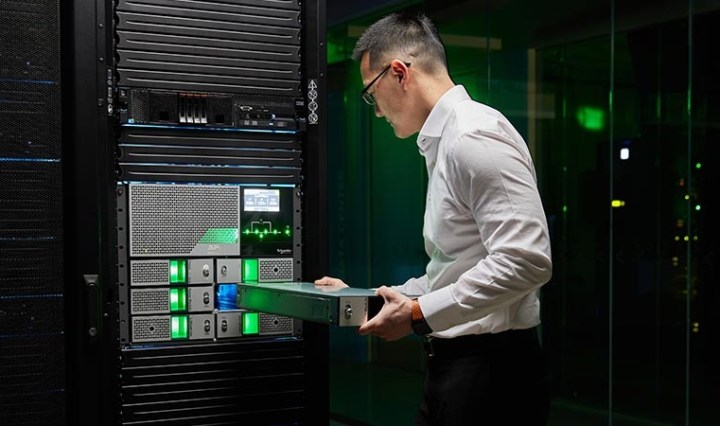 La transformación digital ha incrementado el procesamiento de los datos cerca de su origen (Edge Computing), ya que reduce la latencia, brinda una mayor capacidad de respuesta y una mejor utilización del ancho de banda.