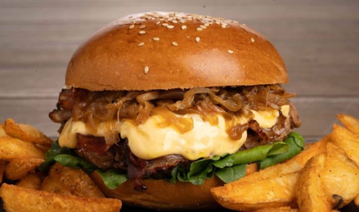 ÍNTEGRO celebra el reconocimiento de Adra Kitchen en los TripAdvisor Travelers' Choice Awards 2024