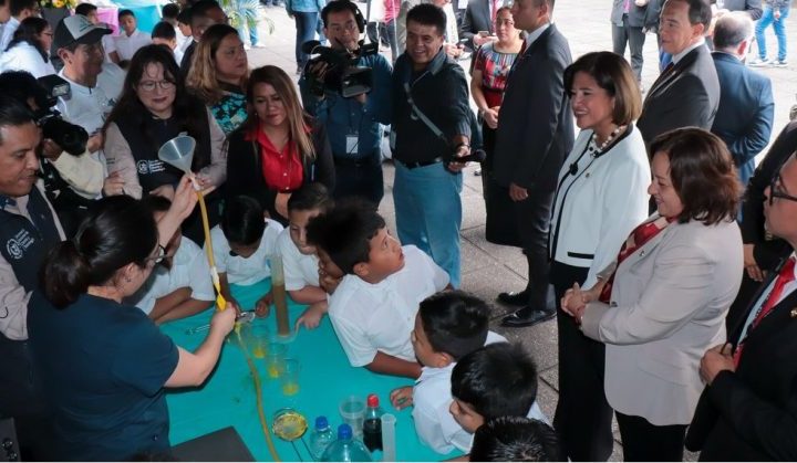 Se impulsa la educación científica y tecnológica mediante la firma de un convenio entre Senacyt y Banguat