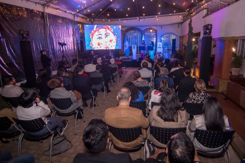 Carlos Calderón del Cid, ganador del Premio Literario Monteforte Toledo, edición cuento 2024