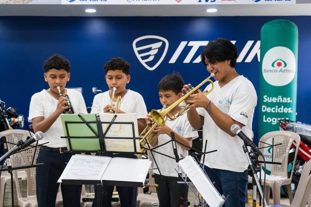 Tiendas Elektra y Banco Azteca Guatemala izabal