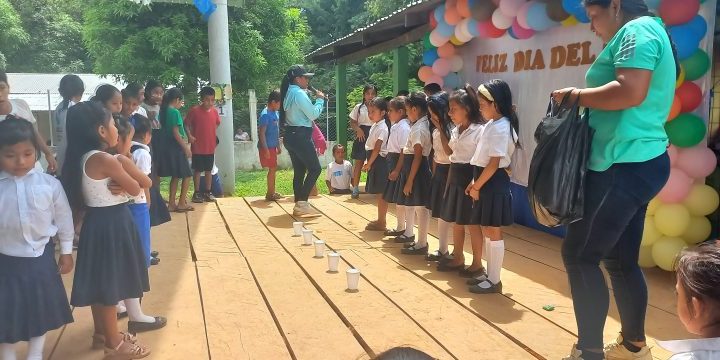 CELEBRACIÓN DEL DÍA DEL NIÑO CON UN RALLY EDUCATIVO PARA PROTEGER AL MANTÍ EN RÍO DULCE