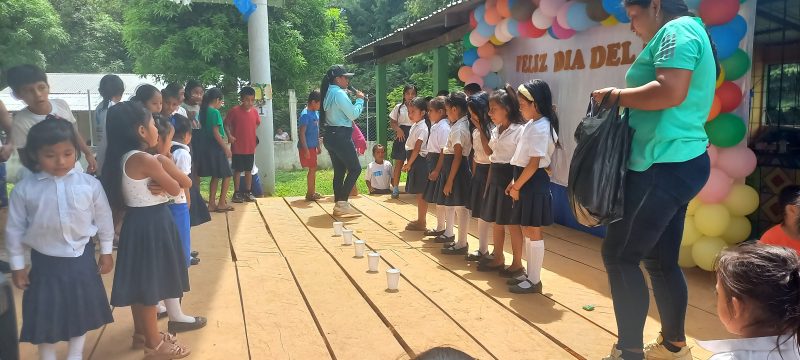 CELEBRACIÓN DEL DÍA DEL NIÑO CON UN RALLY EDUCATIVO PARA PROTEGER AL MANTÍ EN RÍO DULCE