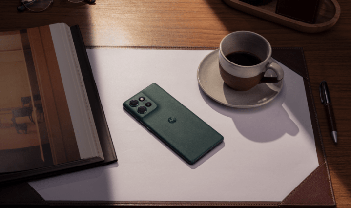 Llega a Guatemala el motorola edge 50 con certificación militar MIL- 810H y IP68