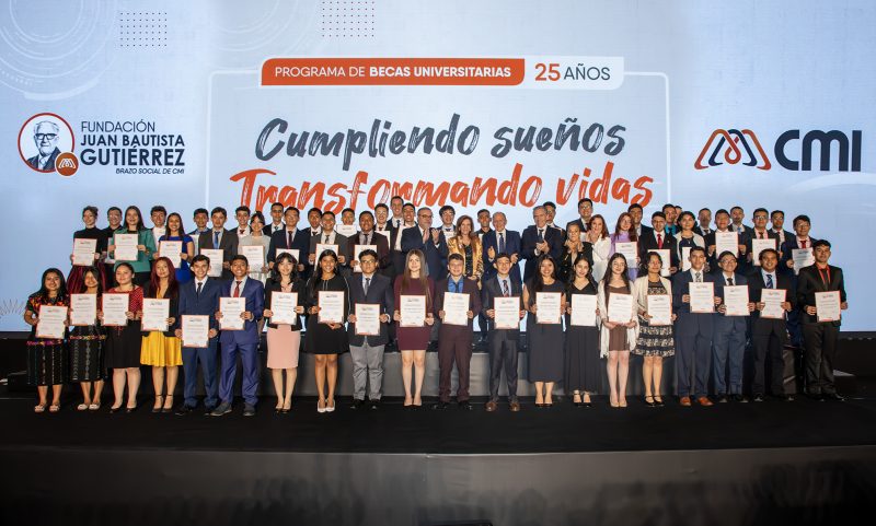 LA FUNDACIÓN JUAN BAUTISTA GUTIÉRREZ CELEBRA 25 AÑOS DE SU PROGRAMA DE BECAS UNIVERSITARIAS CON LA ENTREGA DE 53 BECAS