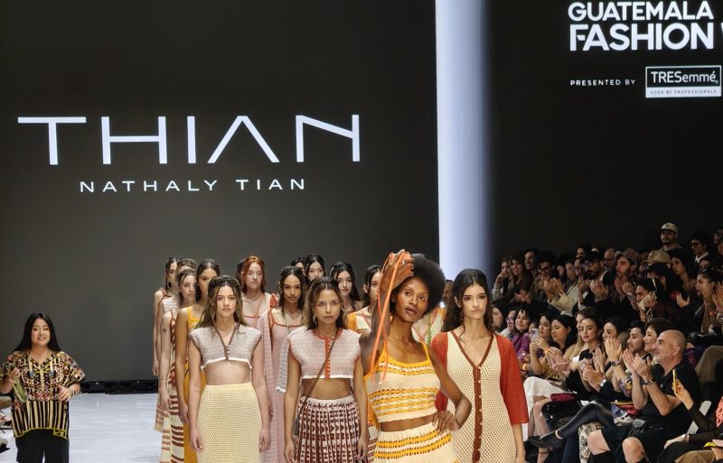Motorola impulsó la moda local en el Guatemala Fashion Week 2024