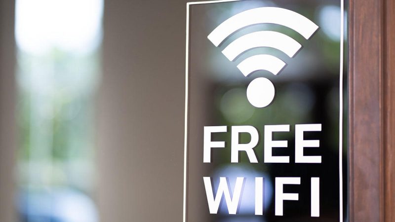 Cómo localizar una red Wi-Fi gratuita y utilizarla de forma segura