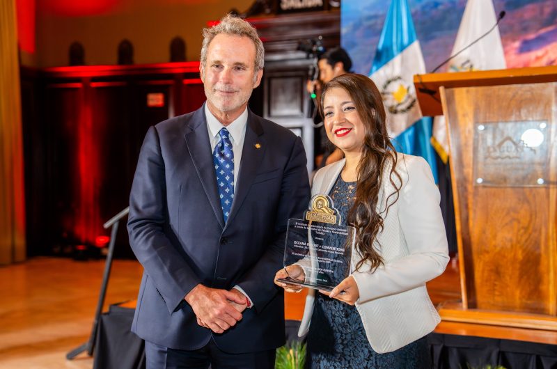 Oceana Resort + Conventions recibe El Sello Q Oro, distintivo de calidad y sostenibilidad turística en Guatemala