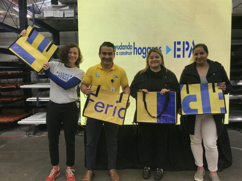 Bolsas con propósito: transforma lonas publicitarias en oportunidades para mujeres guatemaltecas