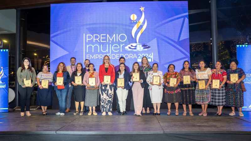 Puente de Amistad reconoce a ganadoras del Premio Mujer Emprendedora