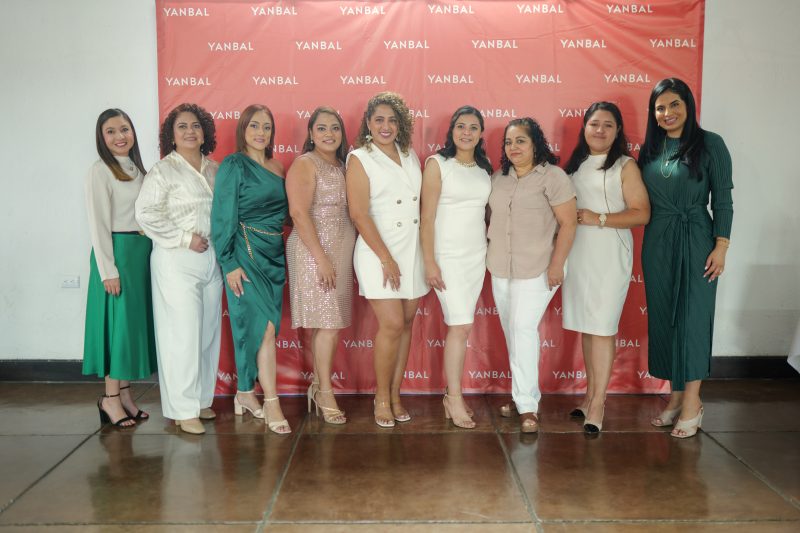 Yanbal Guatemala premia a su directora independiente en Cobán con su cuarto vehículo 0 kilómetros