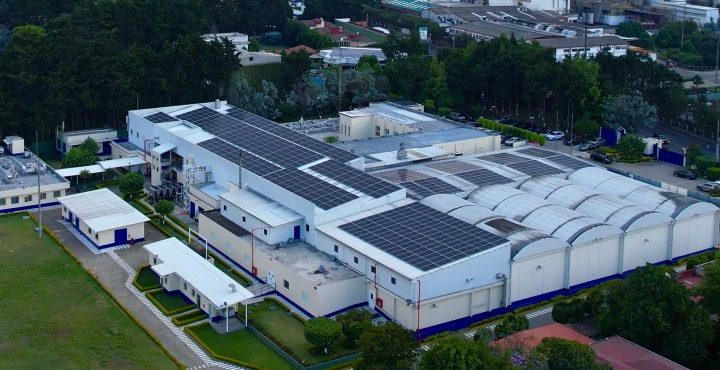 Logro sigue el objetivo de la multinacional farmacéutica de alcanzar el cien por ciento de energía renovable en todas las operaciones hacia el año 2027