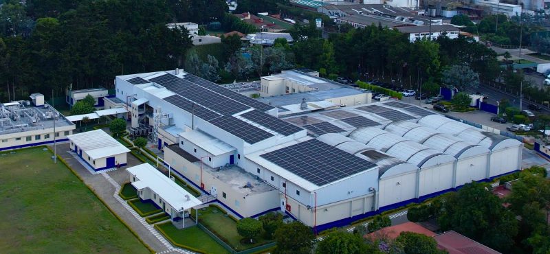 Logro sigue el objetivo de la multinacional farmacéutica de alcanzar el cien por ciento de energía renovable en todas las operaciones hacia el año 2027