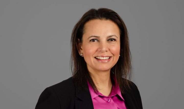 Yadira 2_DSC_7450 vertiv