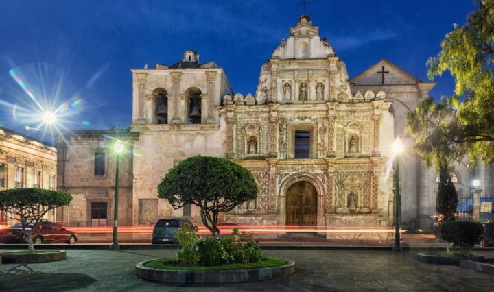 Catedral del Espíritu Santo_ CRISTOBAL COLON AUTOBUSES