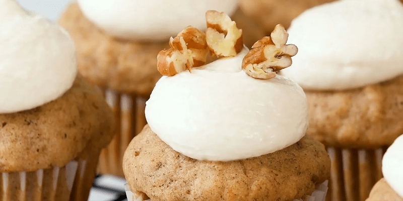 Renueva tu menú en la estación de las flores con ejemplos de tres de recetas ligeras y deliciosas que nos hagan sentir en sintonía con ese cambio de aires.