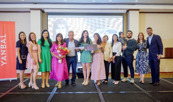 Yanbal Guatemala inicia el 2025 premiando a su Directora Independiente con el primer vehículo 0 kilómetros