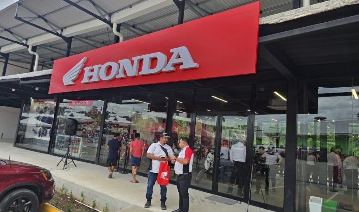RÍO DULCE, INAUGURACIÓN-HONDA MOTOS (2) (1)