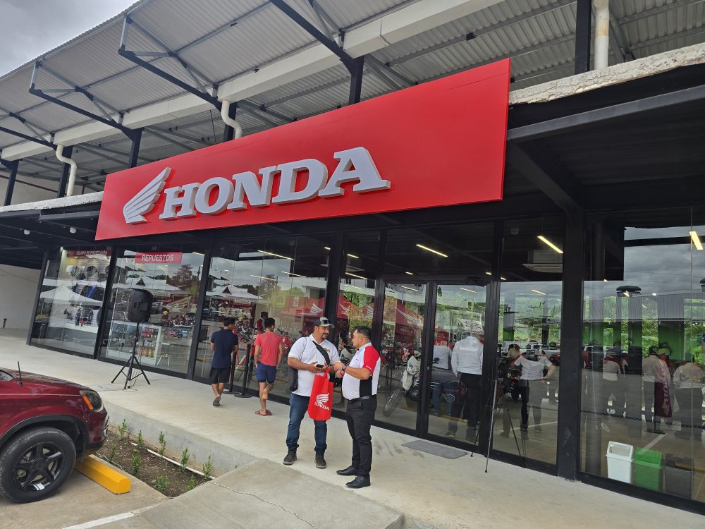 RÍO DULCE, INAUGURACIÓN-HONDA MOTOS (2) (1)