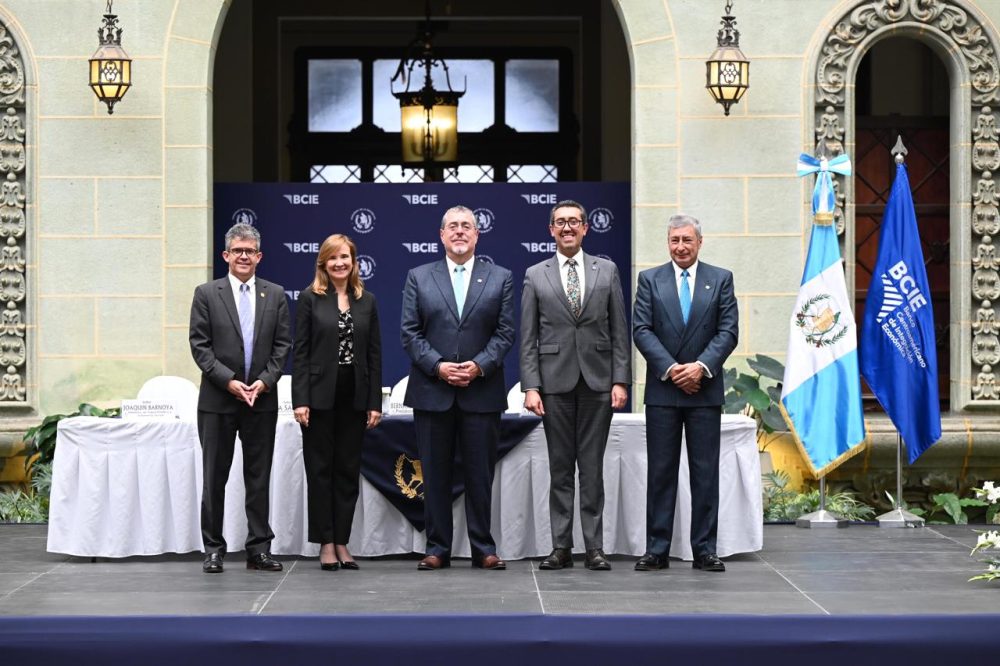 Acto protocolario Inversión histórica en salud pública bcie