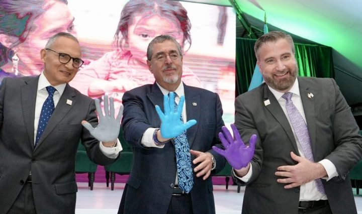 El programa hogares transforma más de 25 mil vidas en guatemala, un piso de concreto a la vez