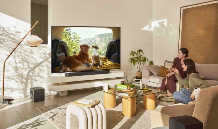 QN70F+Q990F_PERS_STAND_Soundbar_19856 R3