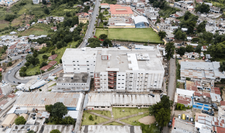 BCIE supervisa dos obras hospitalarias que modernizarán el acceso a la salud en el oriente y occidente del país final